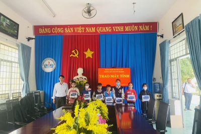 Chương trình “Máy tính cho em”.